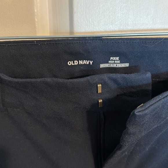 Old Navy High Rise Pixie Pant - Picture 2 of 4